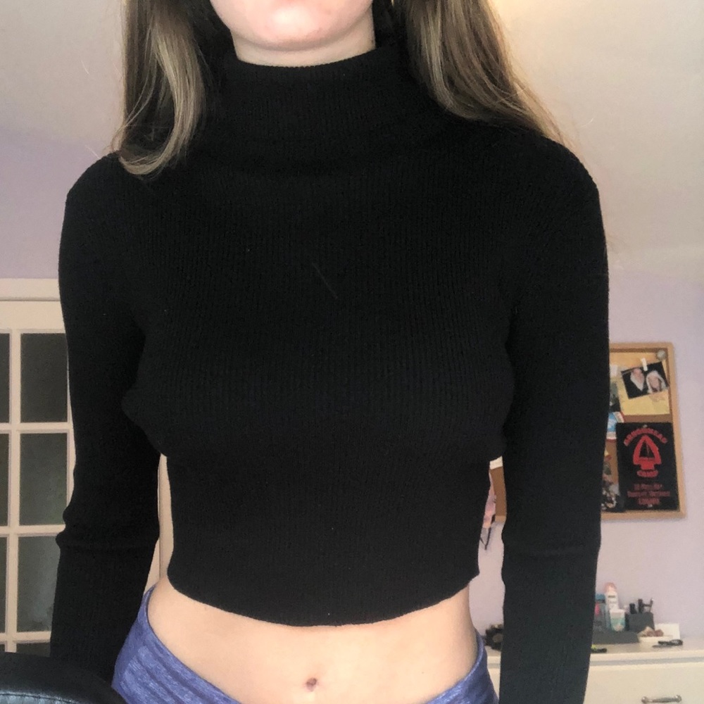 Black Cropped Turtleneck